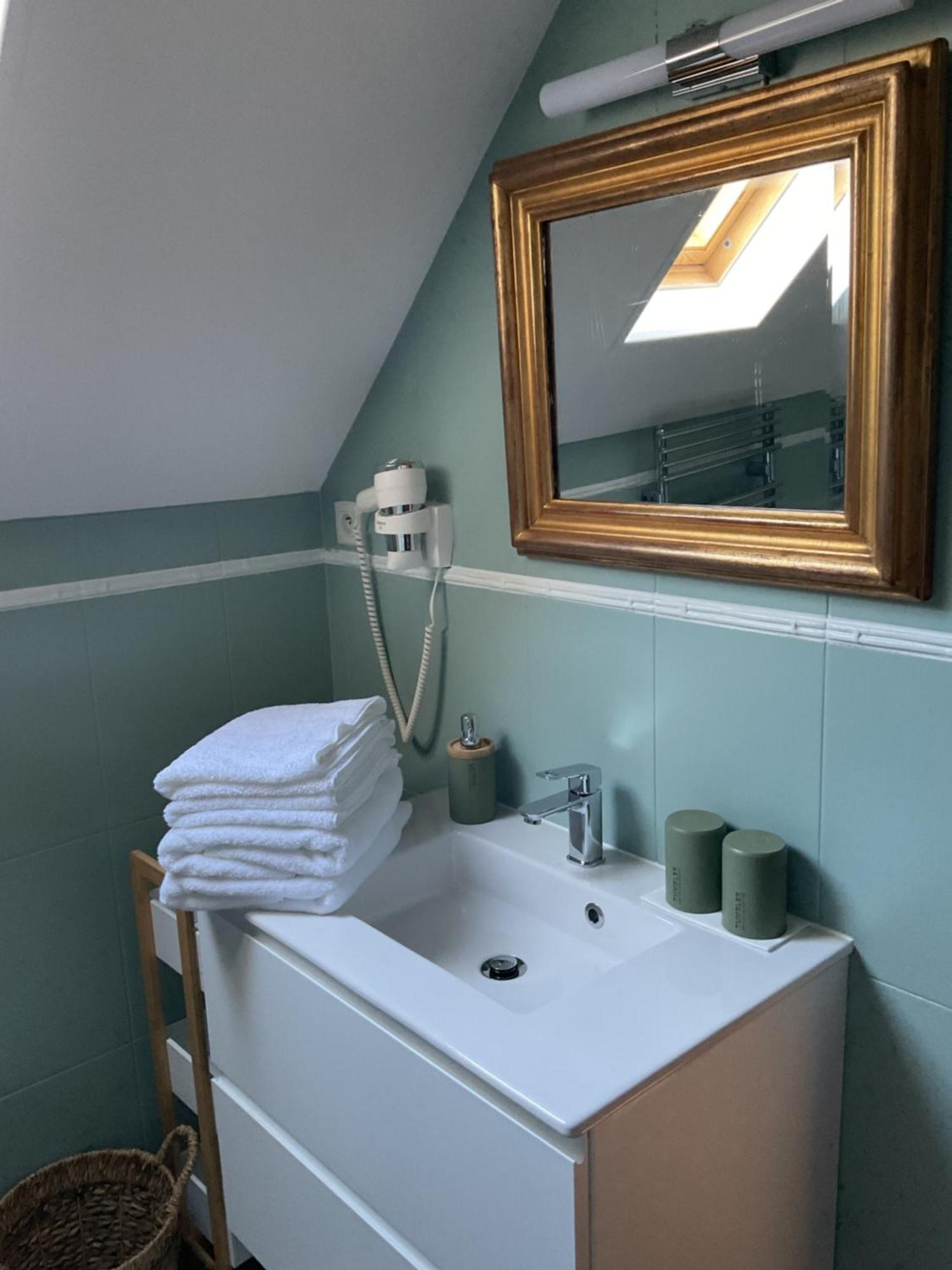 Manoir De La Croix-Sonnet Bed & Breakfast Trouville-sur-Mer Ngoại thất bức ảnh