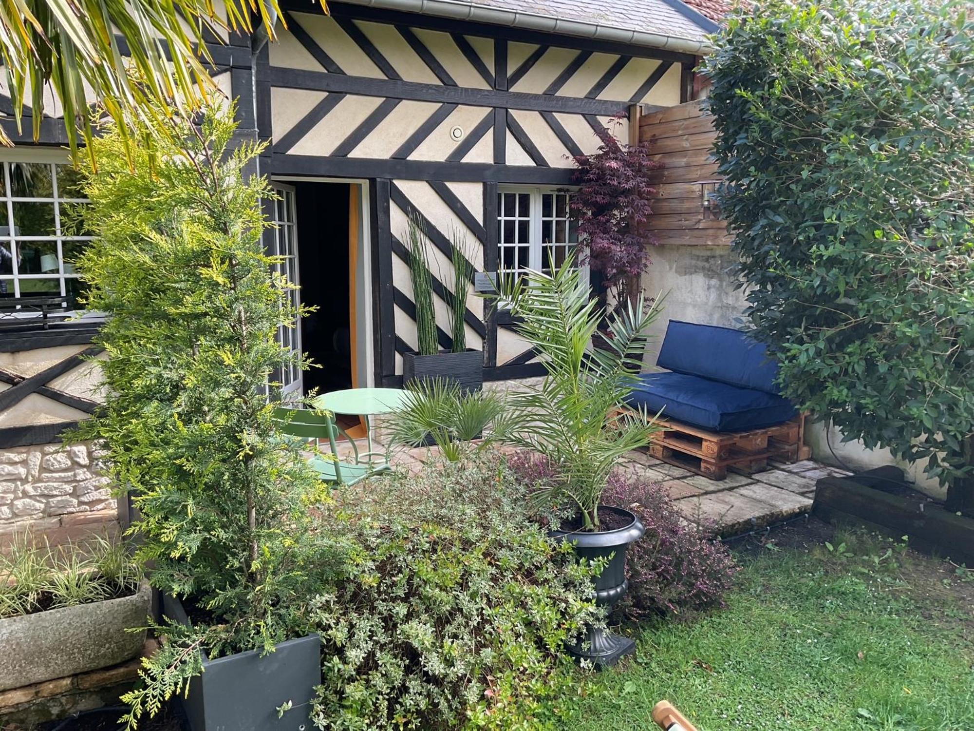Manoir De La Croix-Sonnet Bed & Breakfast Trouville-sur-Mer Ngoại thất bức ảnh